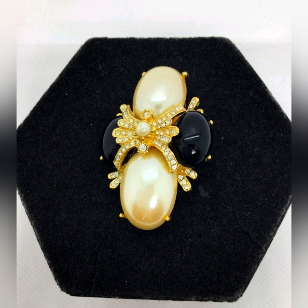 Joan Rivers Faux Pearl Rhinestone Cabochon Brooch NWOT